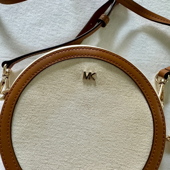 MK Small Canteen Crossbody Round Bag Purse - Picture 2 of 15